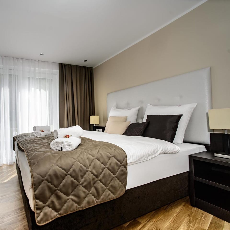 Bed, Day