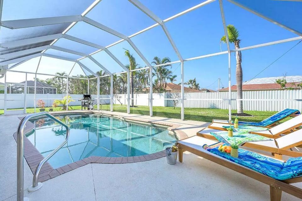 Day, Pool view, Swimming pool, Swimming pool, sunbed
