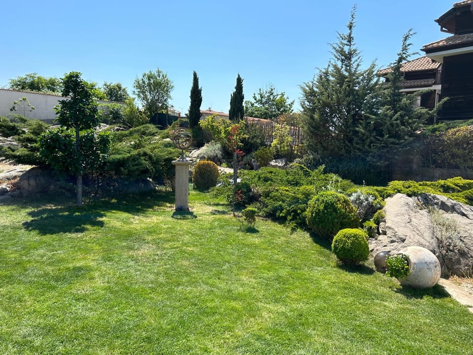 Day, Garden
