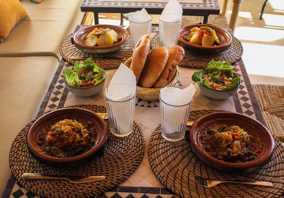 Restaurant/places to eat, Food and drinks, Food, Breakfast, Continental breakfast, Lunch, Dinner, Drinks