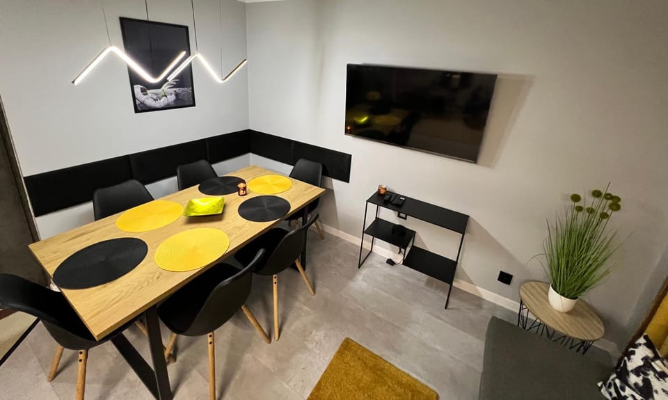 TV and multimedia, Living room, Dining area