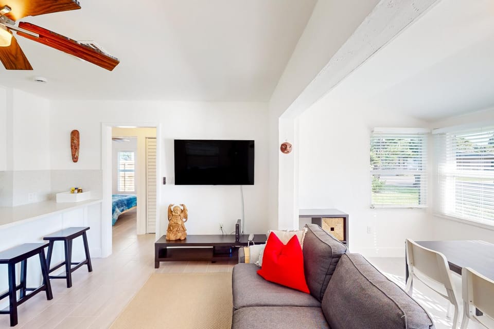 Palm Shadow Sanctuary House in Dania Beach