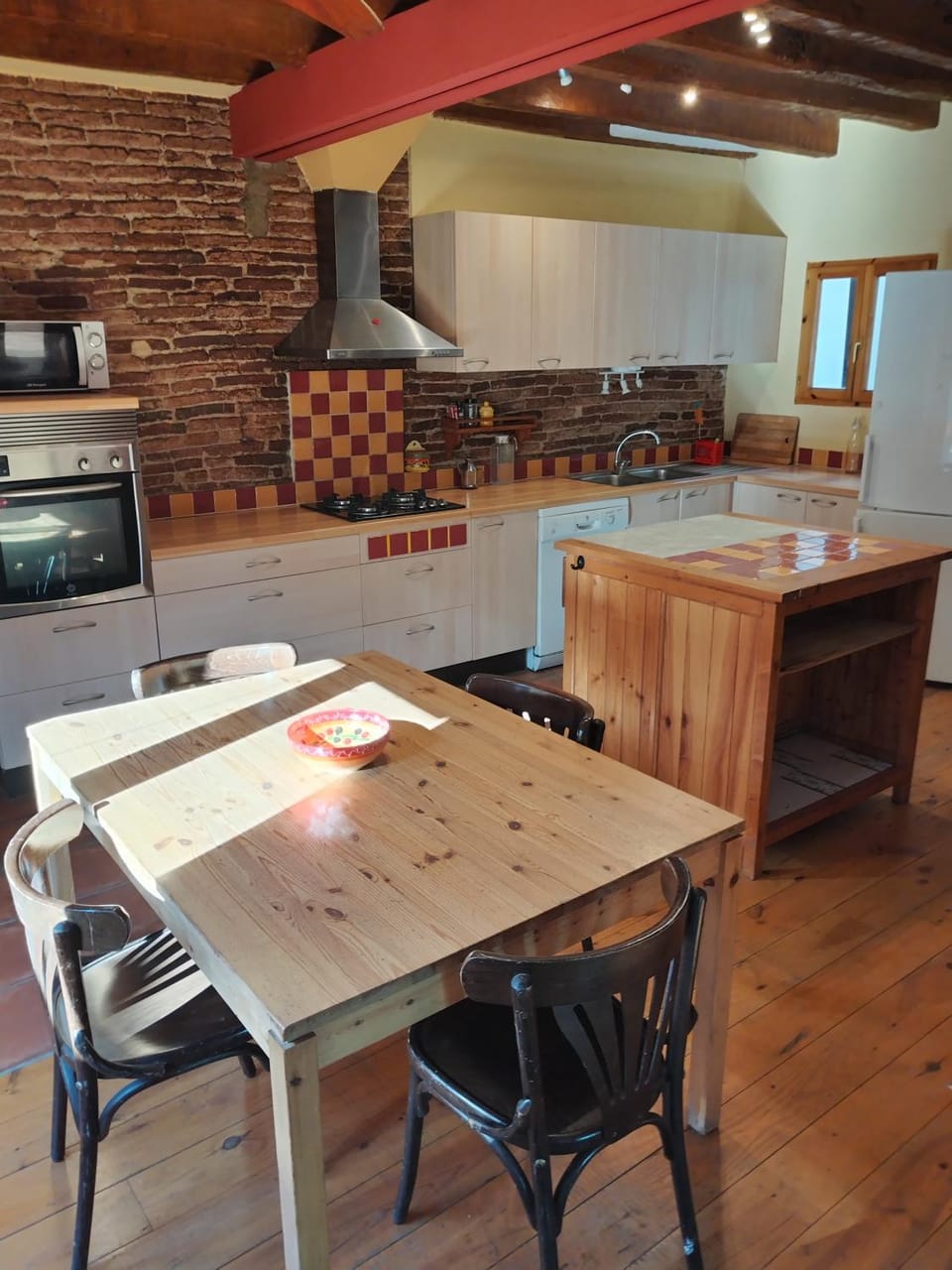 Kitchen or kitchenette, Dining area, minibar, pet friendly, stove
