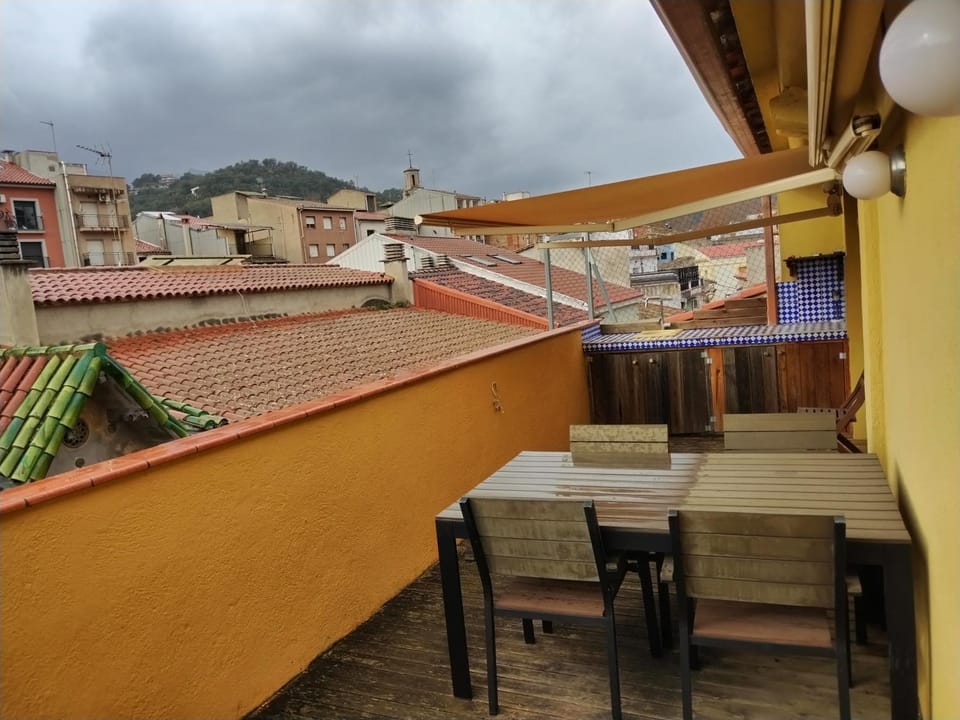 View (from property/room), Balcony/Terrace, City view, Mountain view