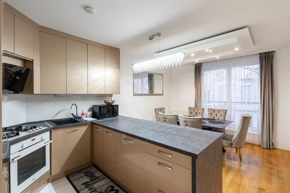 Beautiful three bedrooms apartment with free parking close to the Danube Coast Apartment in Budapest