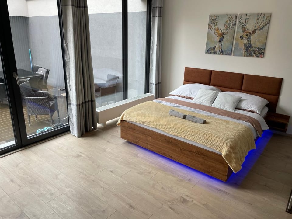 Alex Apartment -2 min O2 Arena -Free Parking- Metro Nearby Apartment in Prague