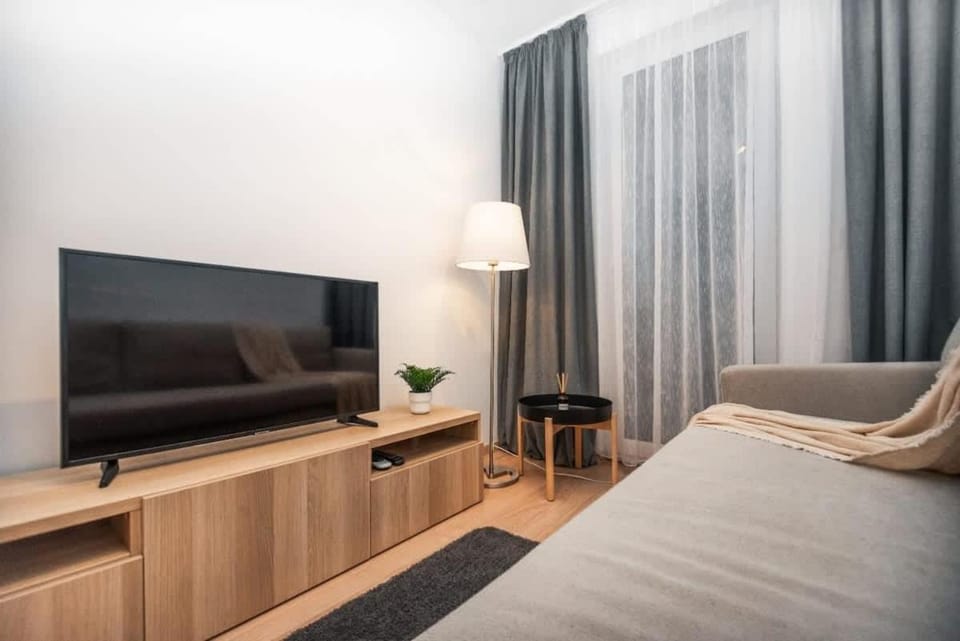 Bed, TV and multimedia, Photo of the whole room