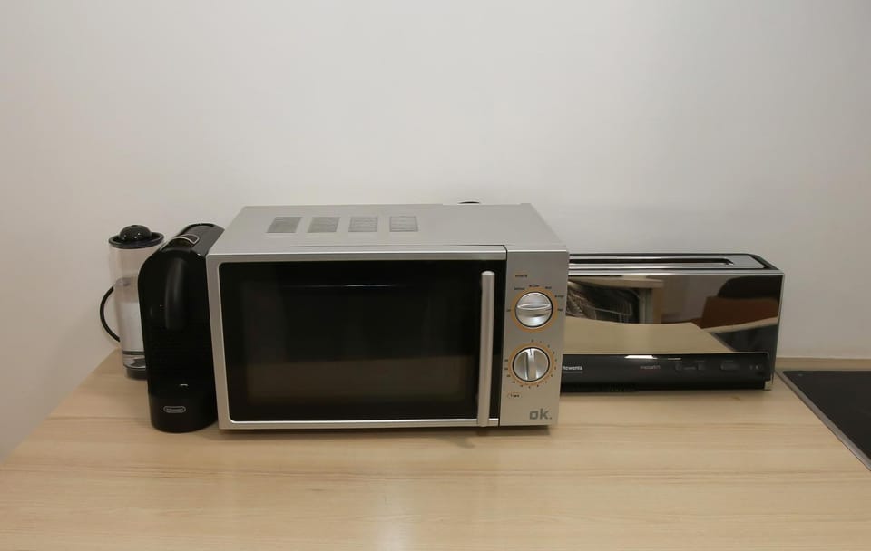 Coffee/tea facilities, microwave, toaster