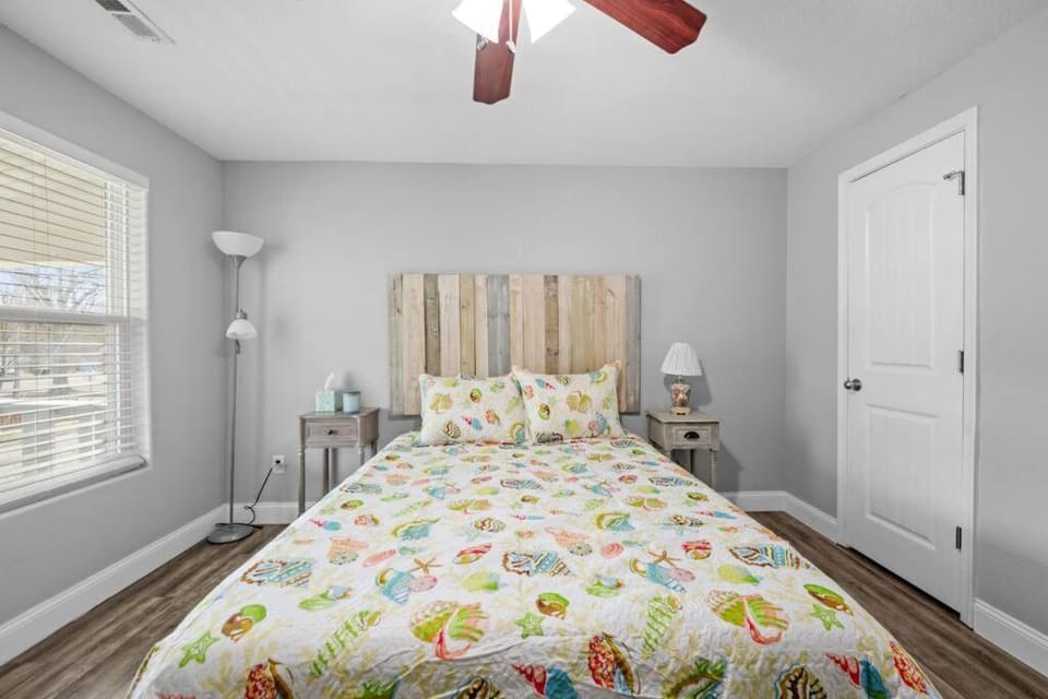 The Chesapeake St Retreat - Pet and Kid Friendly House in Norfolk