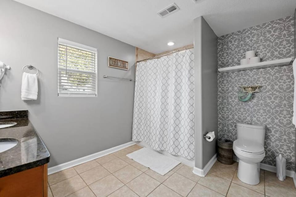 The Chesapeake St Retreat - Pet and Kid Friendly House in Norfolk
