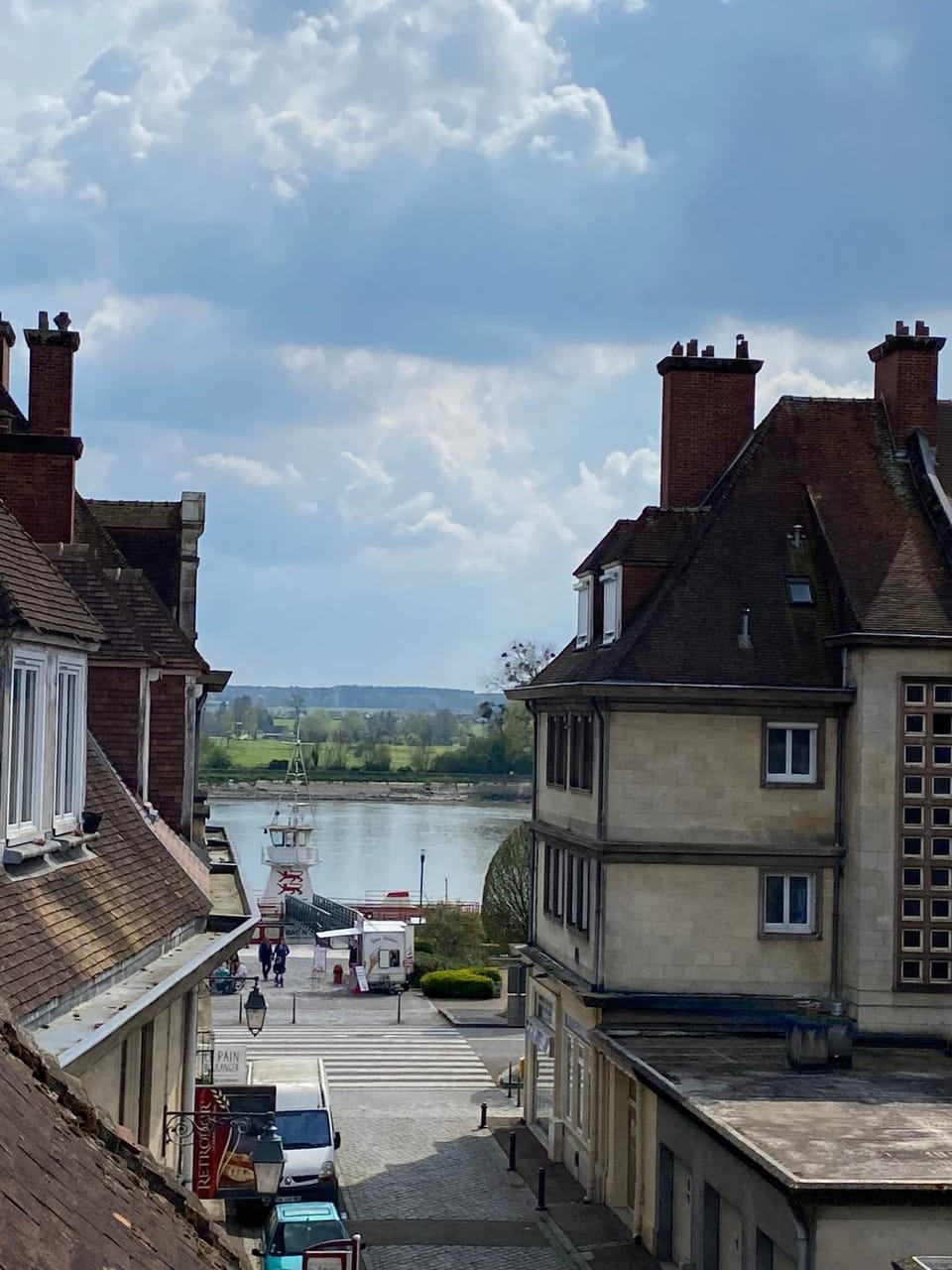 Natural landscape, River view, Street view, Location