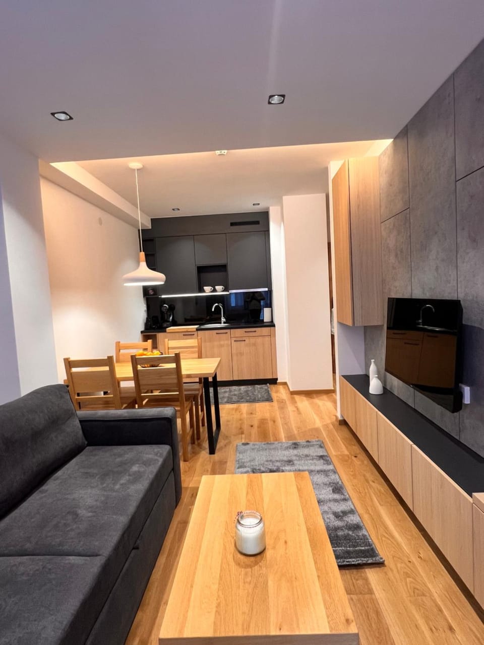 Kitchen or kitchenette, Living room, Seating area, Dining area