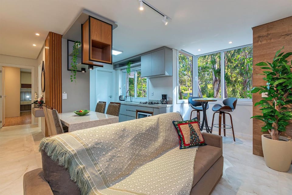 Kitchen or kitchenette, Seating area