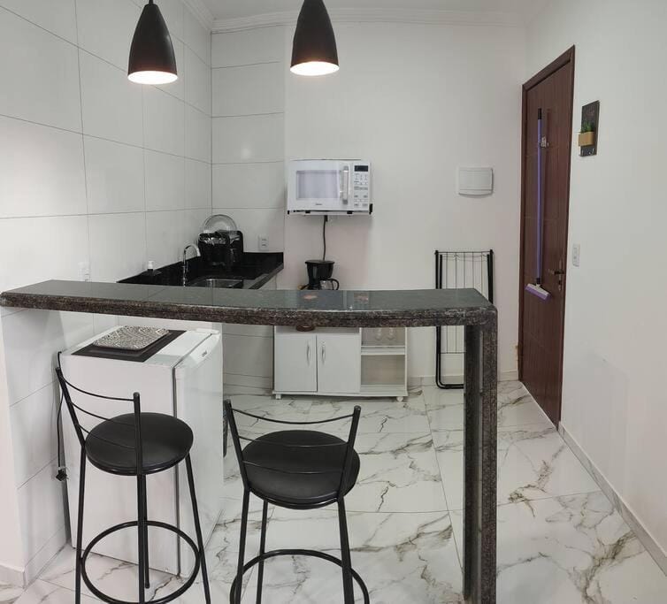 Casa Nova no Centro de Penedo-Quitinete House in Resende