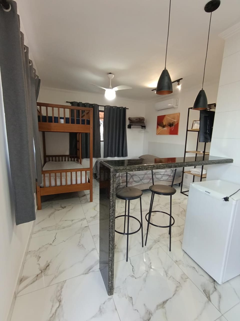 Casa Nova no Centro de Penedo-Quitinete House in Resende