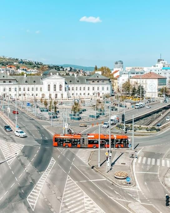 City view, Street view