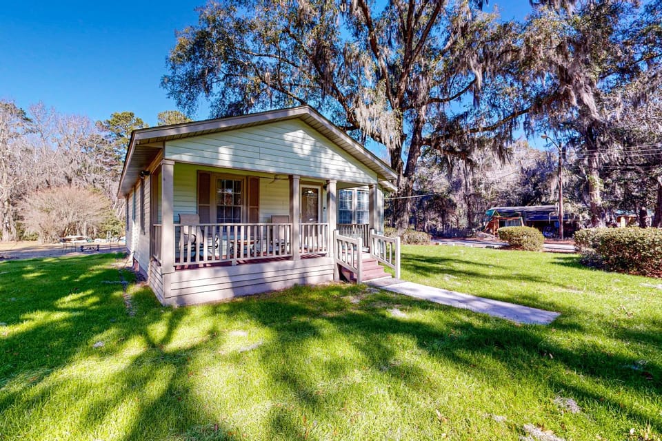 Farmhouse Experience House in Savannah
