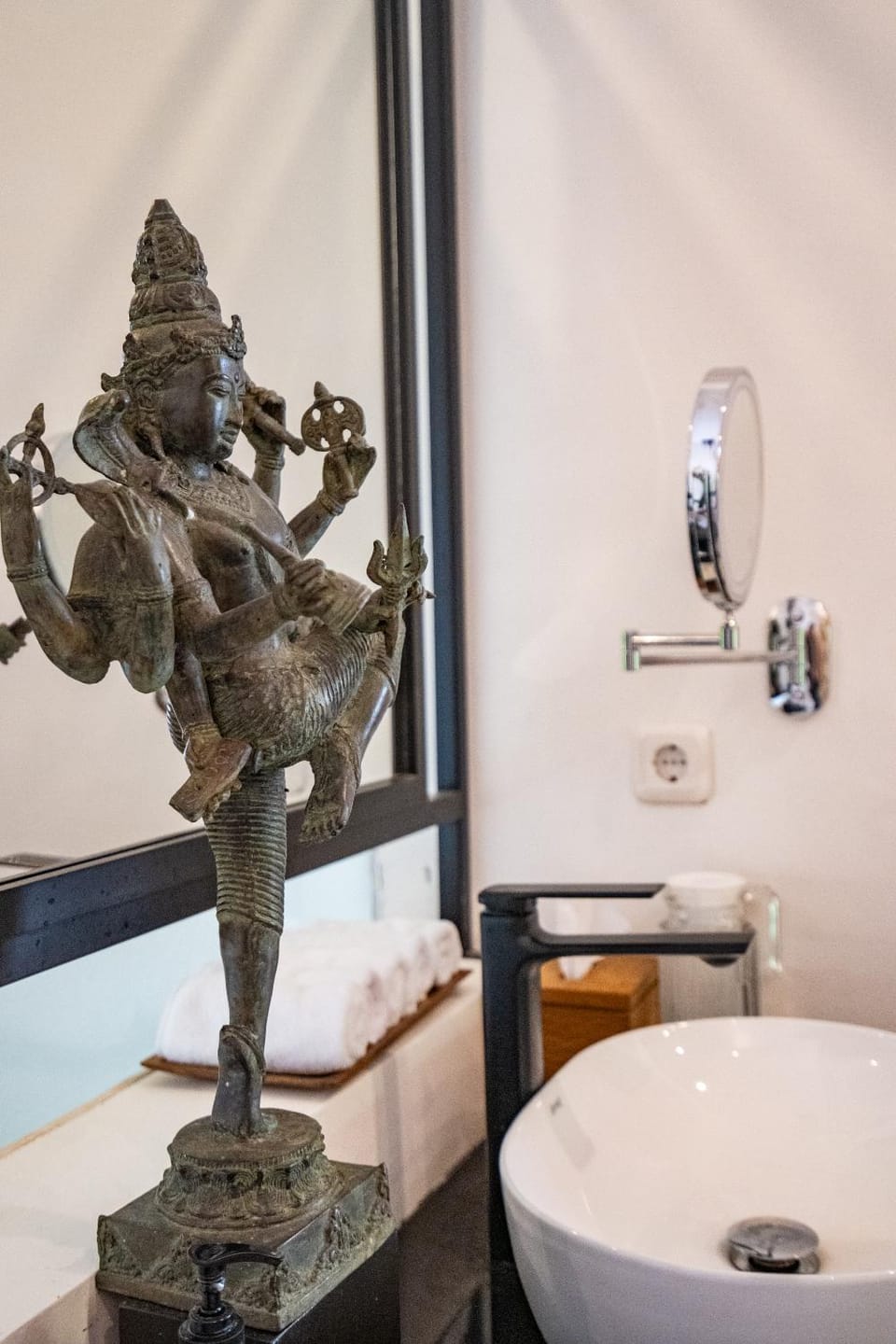 Bathroom, Decorative detail