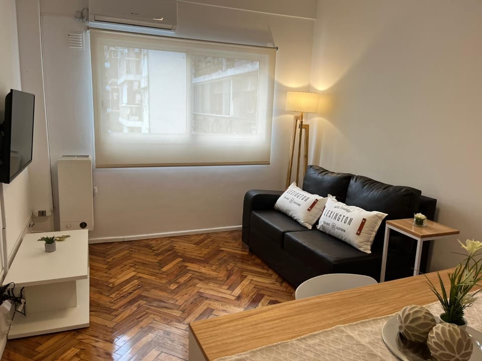 Communal lounge/ TV room, TV and multimedia, Living room, Seating area, Evening entertainment