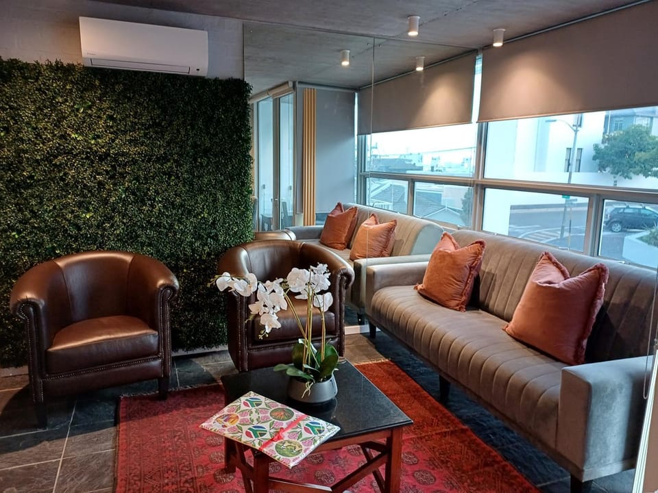 FRESH ATLANTiC OCEAN ViEW STUDiO Halaal Apartment in Sea Point