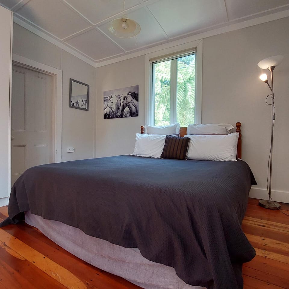 Morere Cottage Accommodation Country House in Hawke's Bay