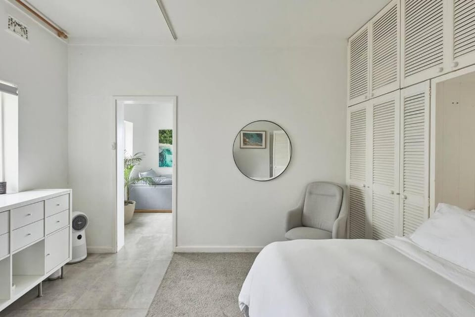Tamarama Beachfront Apartment on Bondi to Bronte Walk Apartment in Sydney