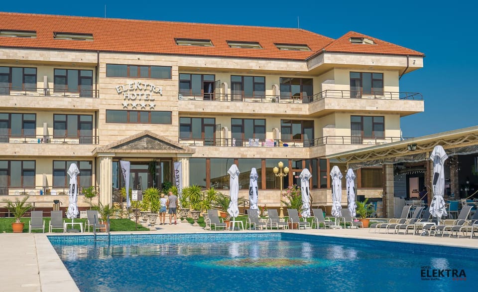 Property building, Swimming pool