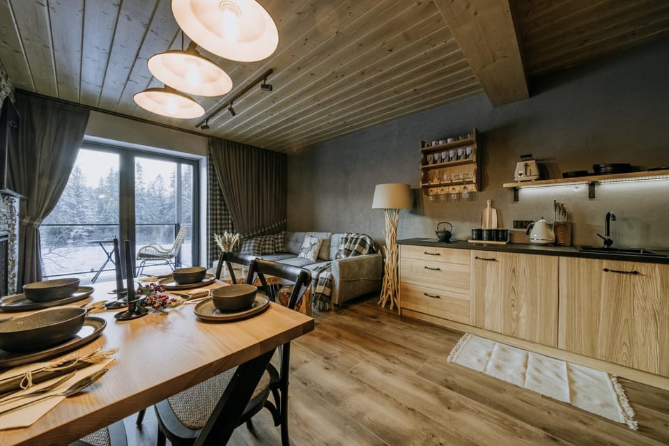 Coffee/tea facilities, Kitchen or kitchenette, Living room, Food and drinks, Seating area, Dining area, Food