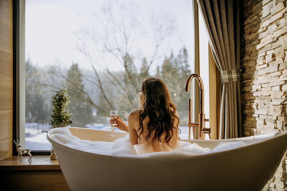 People, Natural landscape, Bathroom, Bath