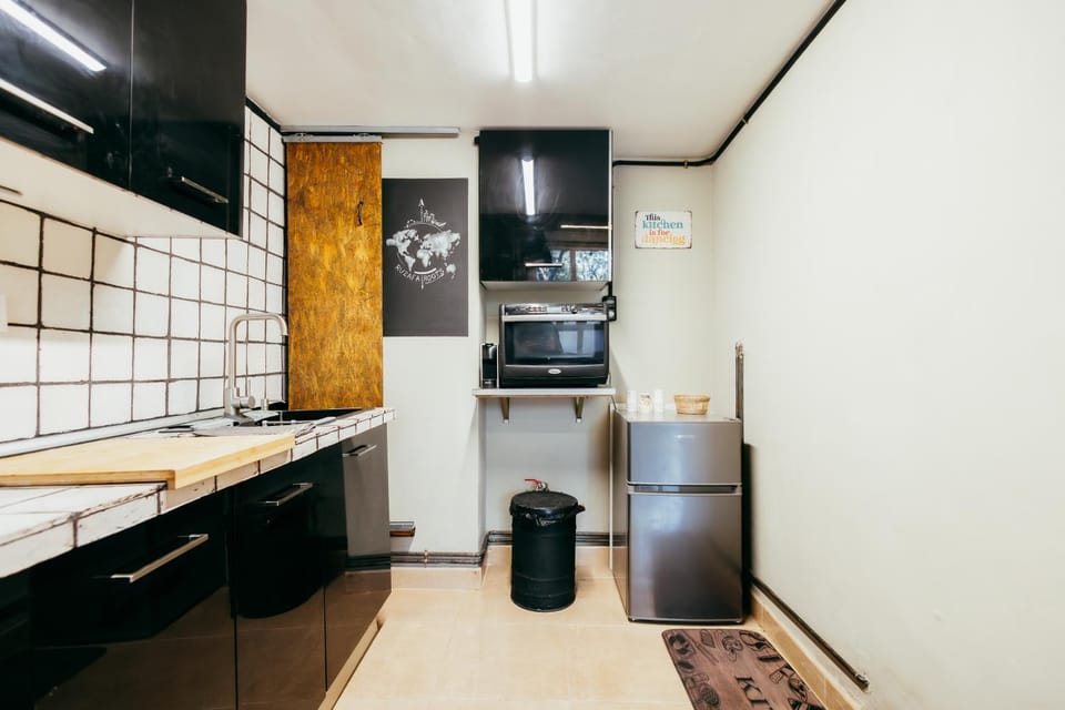 Kitchen or kitchenette, oven, stove
