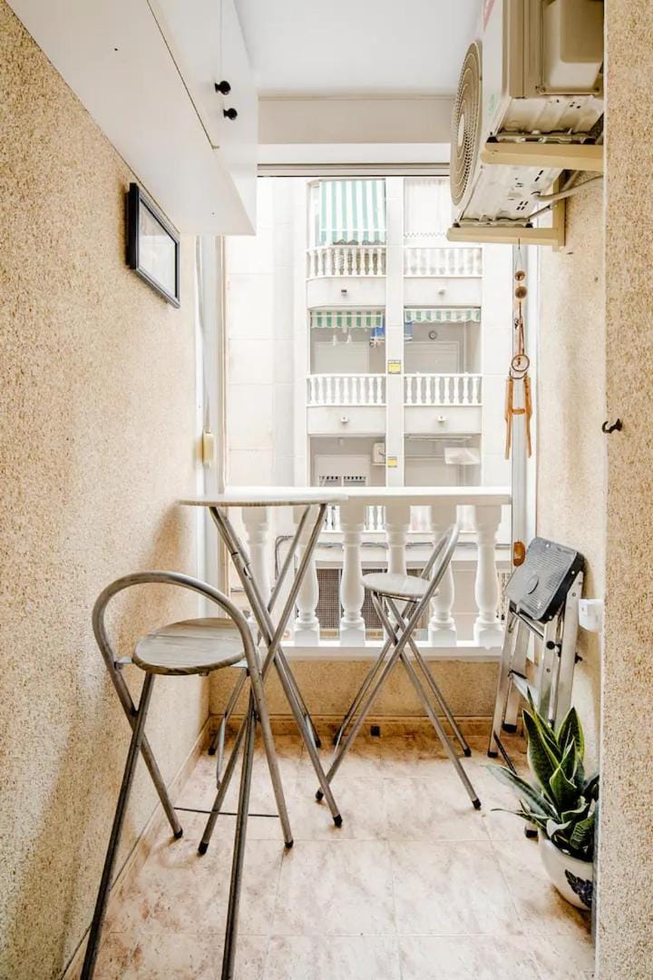 View (from property/room), Balcony/Terrace, Street view