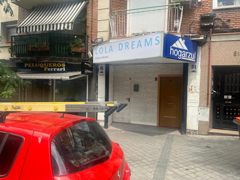 Property building, Street view, Location