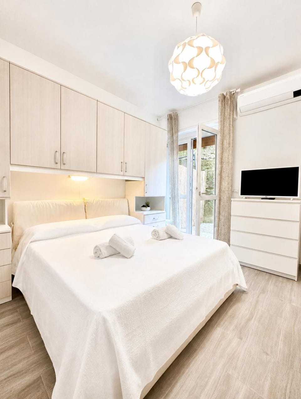 Hostdomus - Garden Suite Apartment in Finale Ligure
