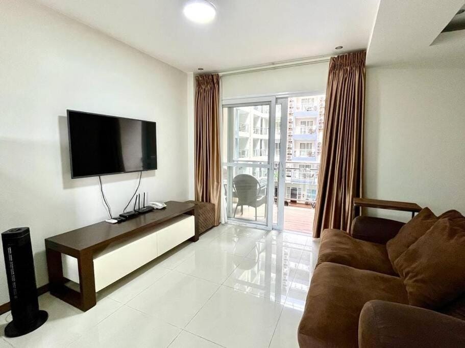 Sheryll Escapes - 218 La Grande, modern studio with hotel amenities! Apartment in Angeles