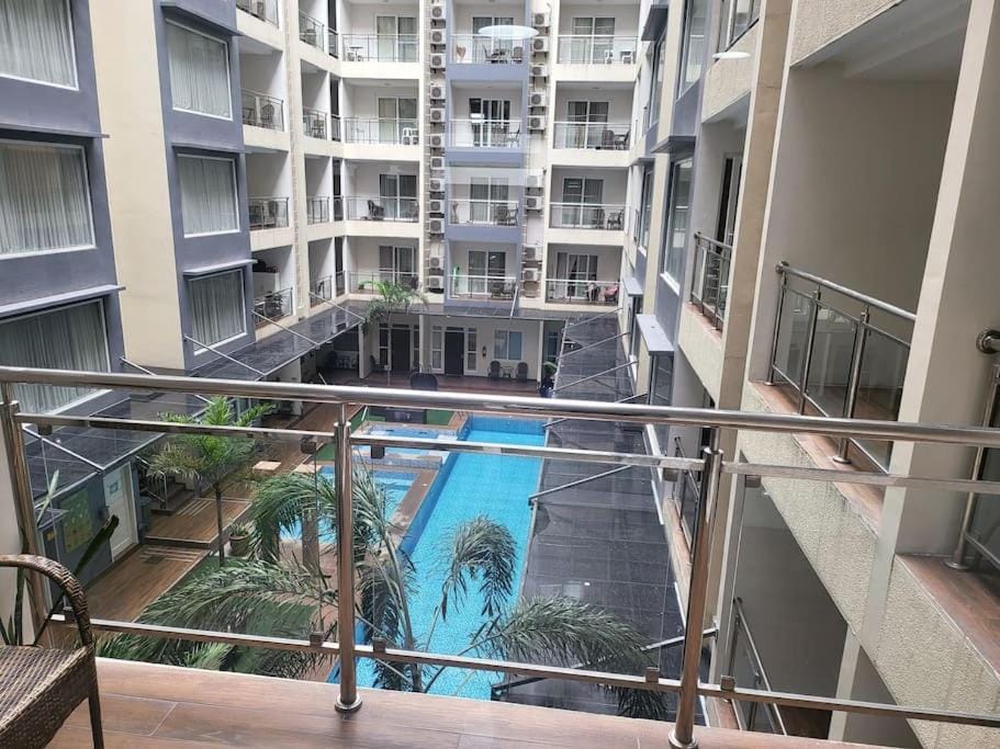Sheryll Escapes - 203 La Grande, classy studio with hotel amenities! Apartment in Angeles