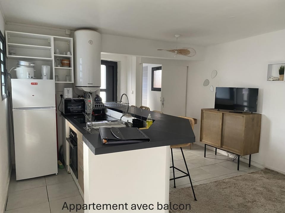 View (from property/room), Kitchen or kitchenette