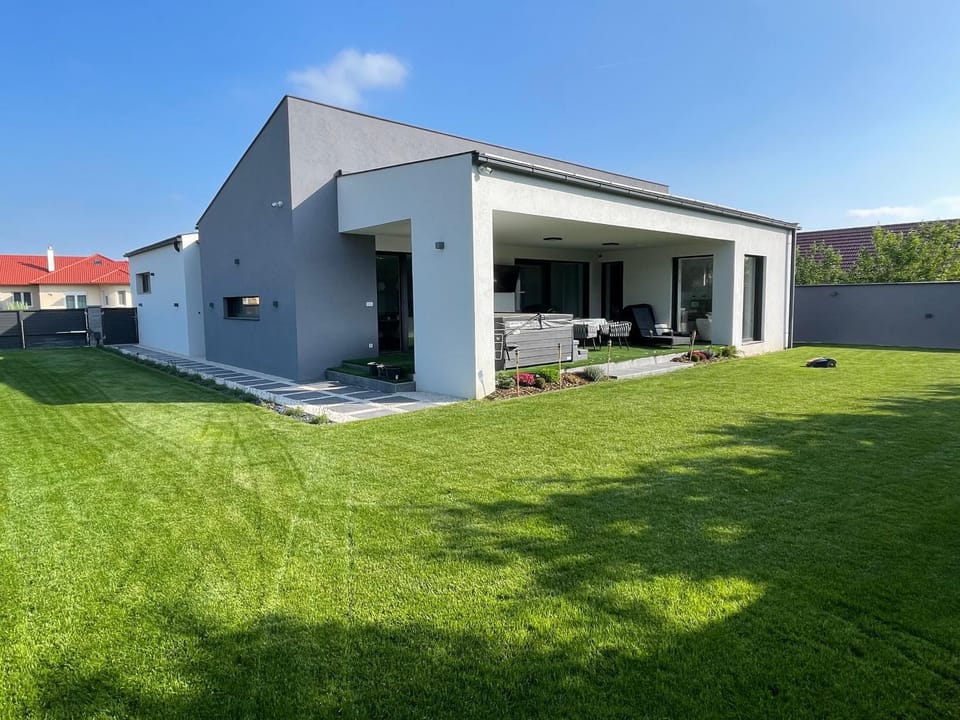 Property building, Garden