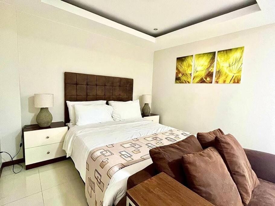 Sheryll Escapes - 314 La Grande Studio, Comfy studio with hotel amenities! Apartment in Angeles