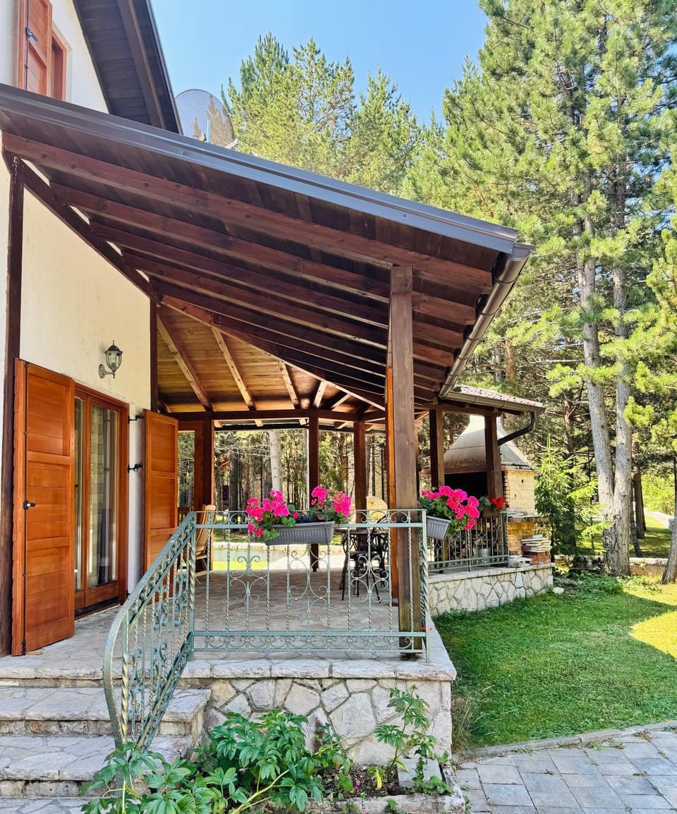 Vikendica Tara Chalet in Federation of Bosnia and Herzegovina