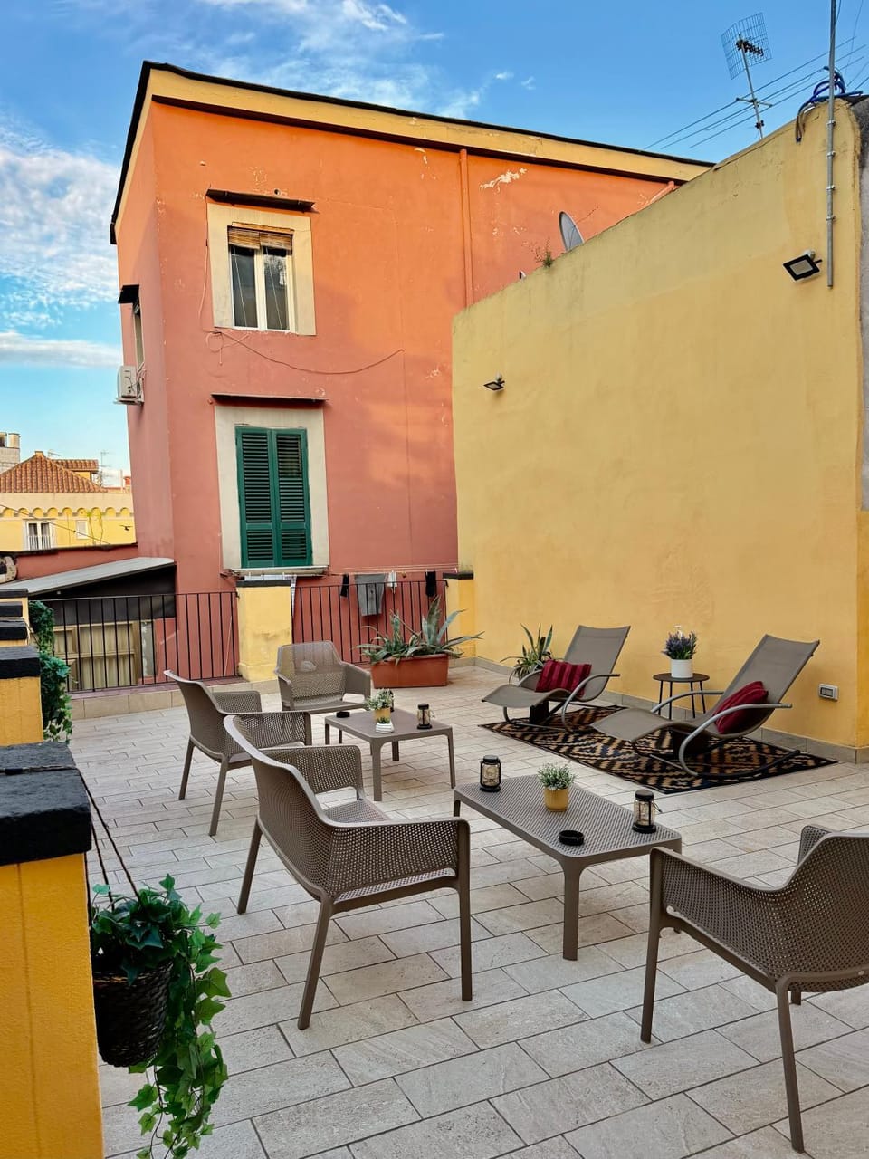 Balcony/Terrace, sunbed
