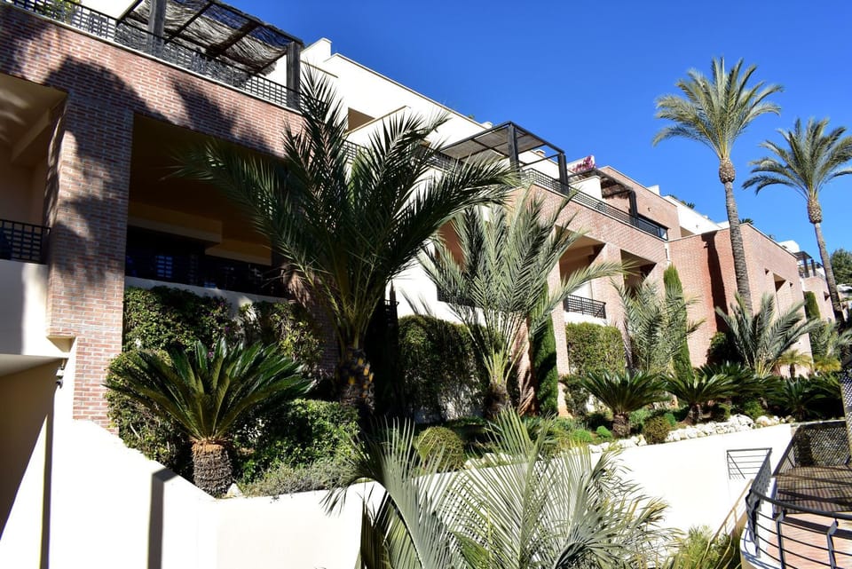 Property building, Day, Garden, Garden view