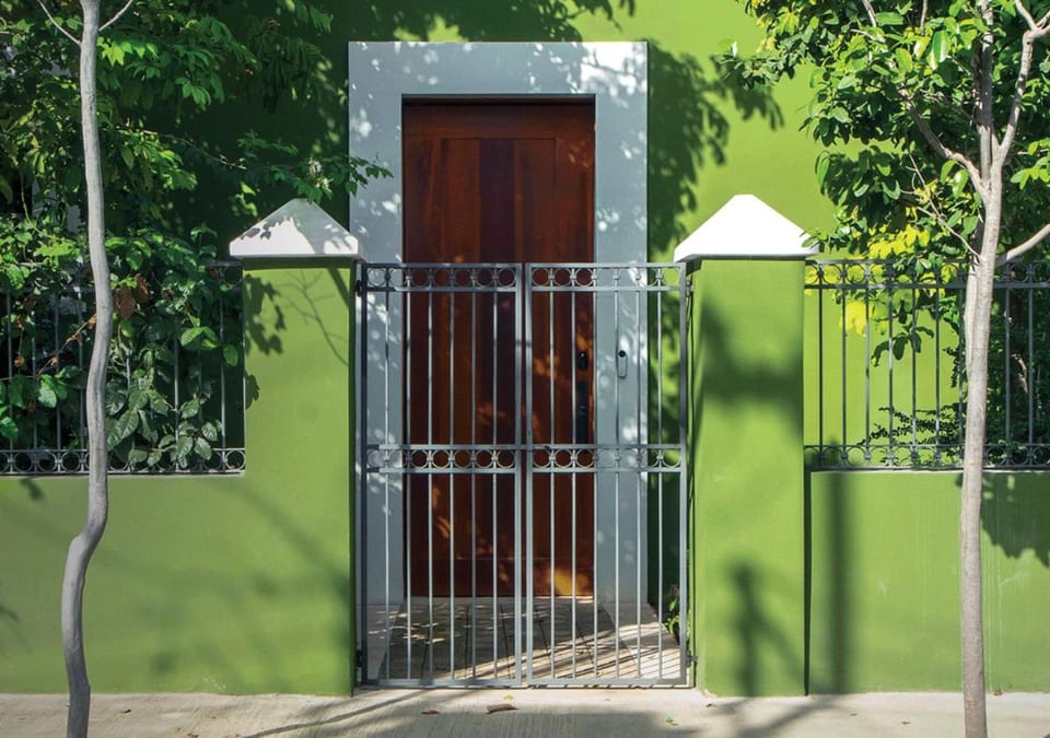 Facade/entrance