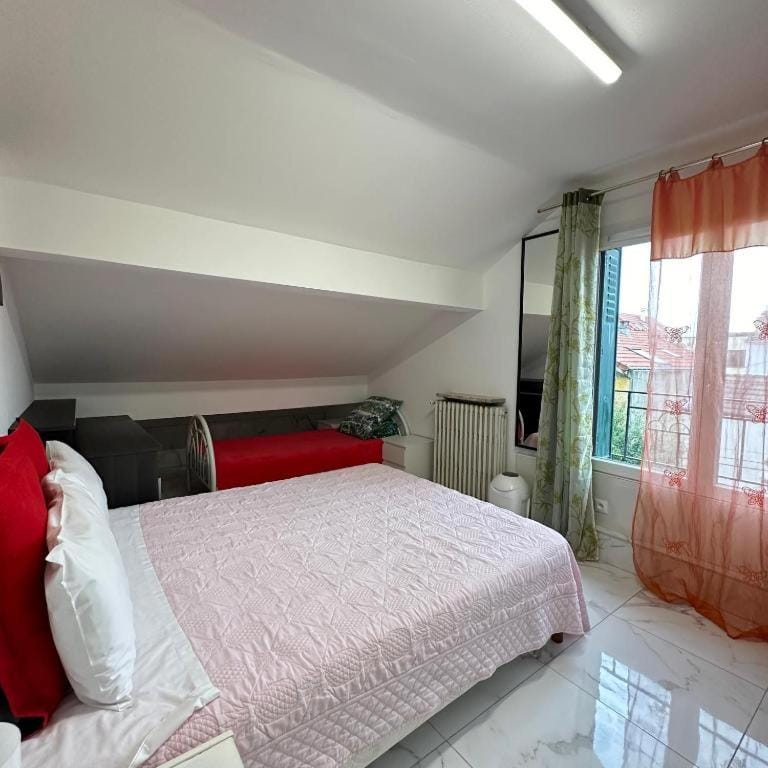 Galaxy Houses - Charmante maison de vacances House in Vitry-sur-Seine