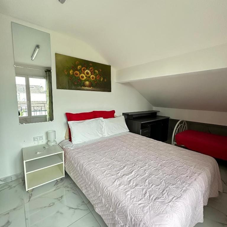 Galaxy Houses - Charmante maison de vacances House in Vitry-sur-Seine