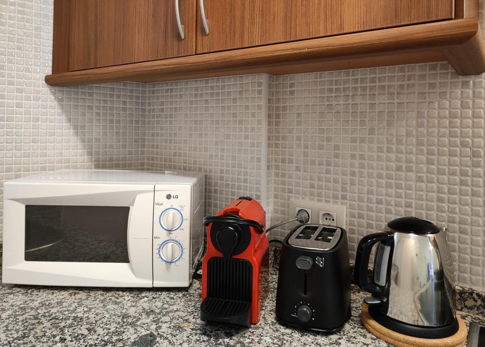 Coffee/tea facilities, minibar
