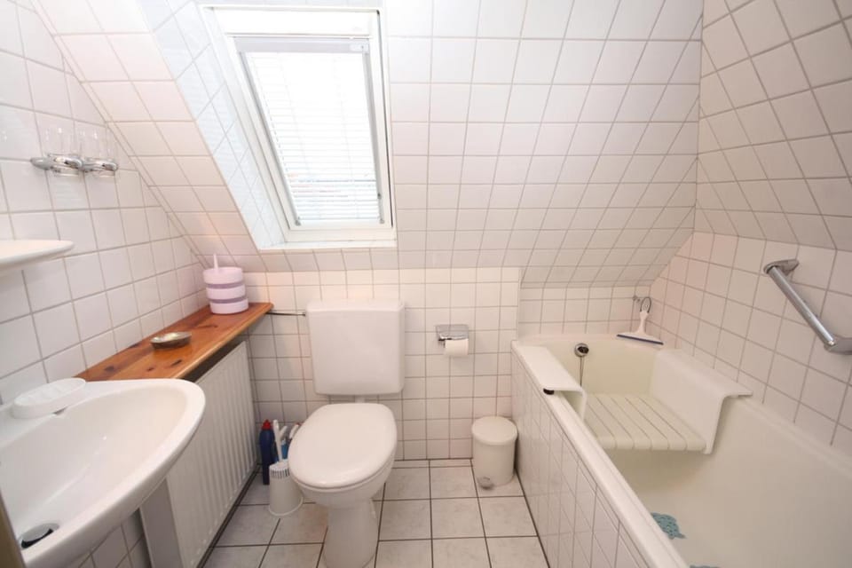 Toilet, Bathroom, Bath