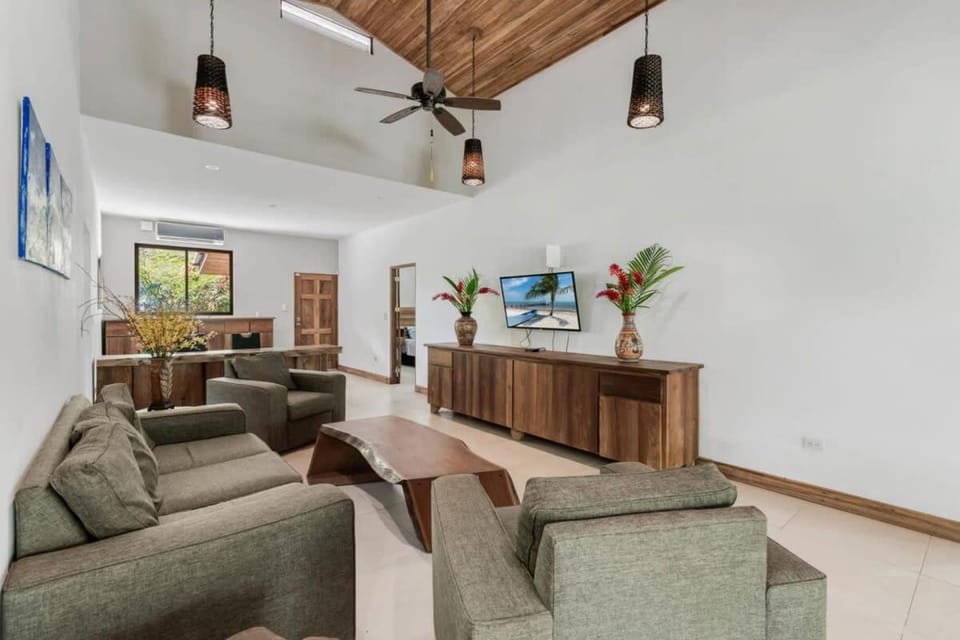 Stylish 3-Bedroom Tropical Escape with Pool & Outdoor Living, 1 Block from Playa Potrero House in Guanacaste Province