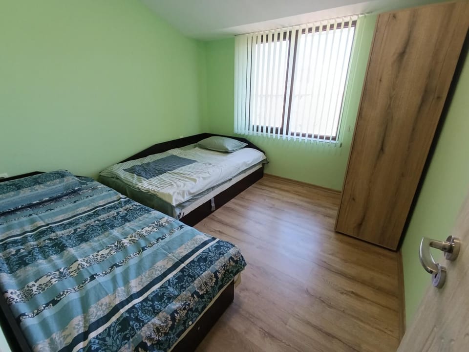 Bed, Photo of the whole room, wardrobe