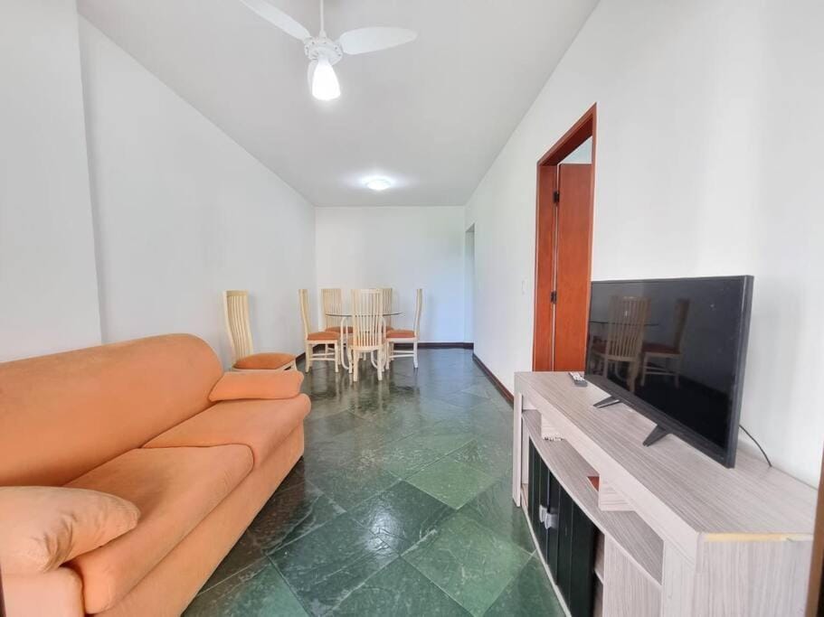 02 dorms c/suíte, 100m da Praia de Pitangueiras Apartment in State of São Paulo