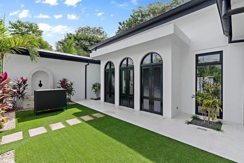 Modern Garden Villa with Private Pool, Outdoor Kitchen & Separate Casita Near Playa Potrero House in Guanacaste Province